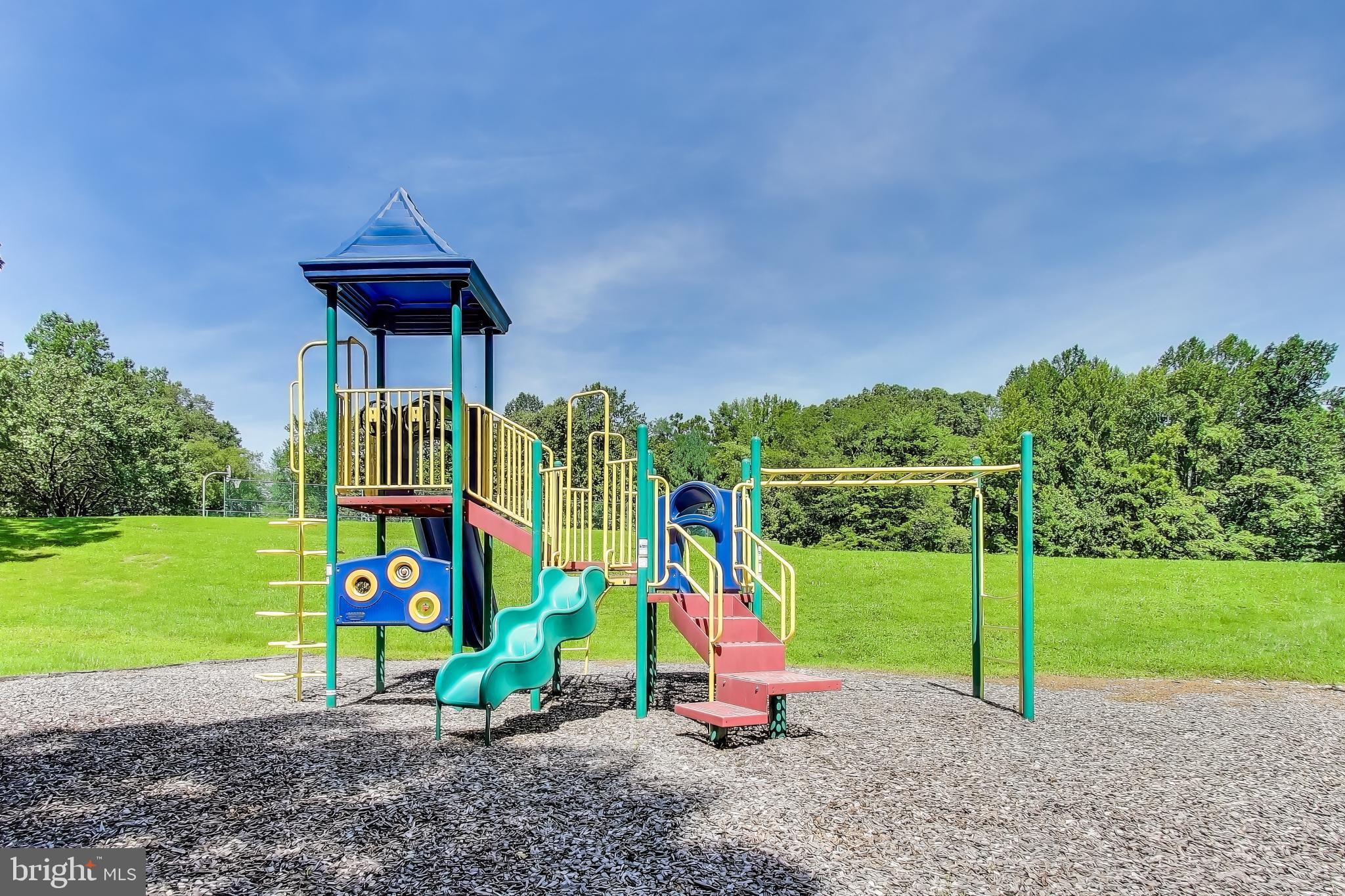 WHISPERING WOODS - Residential