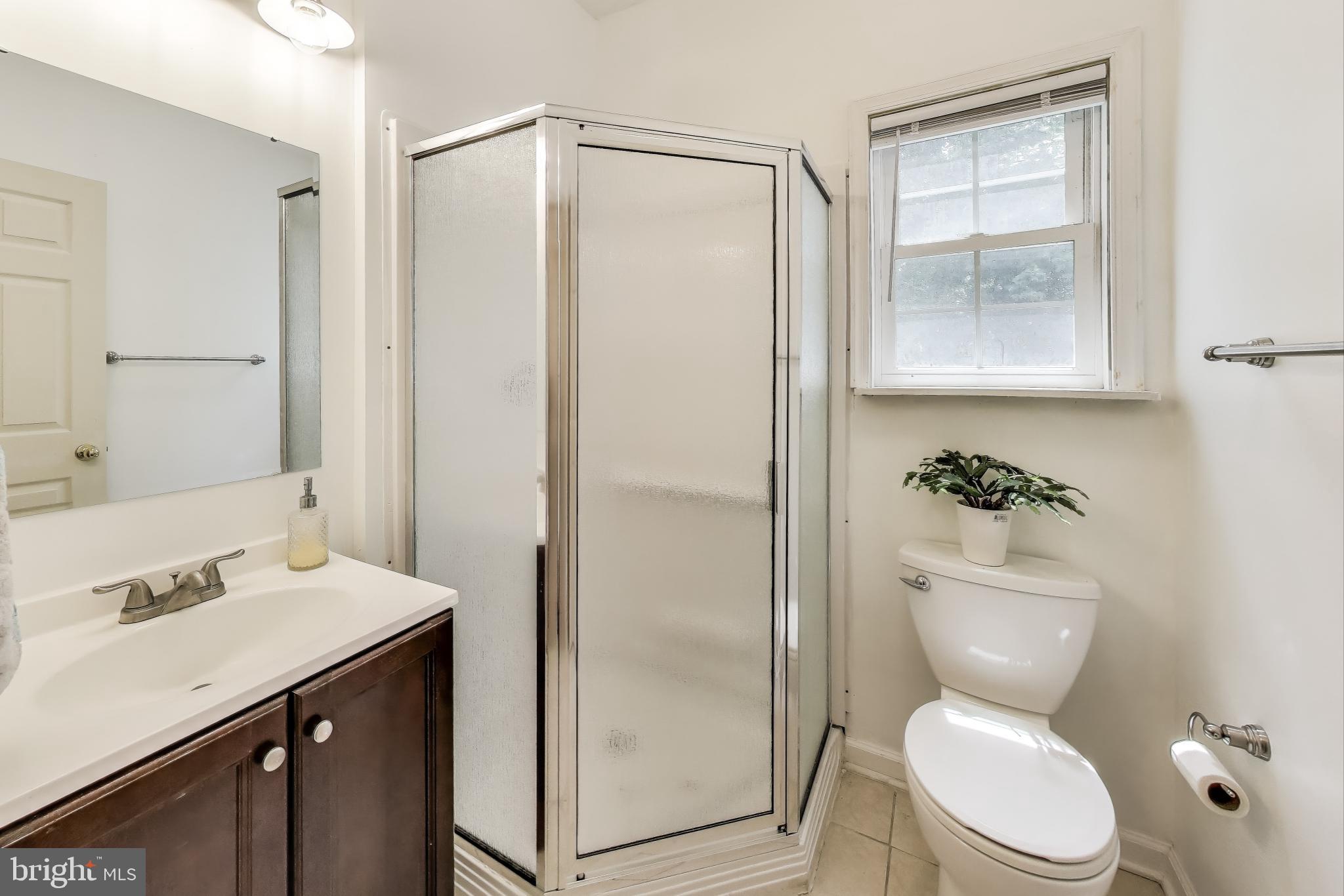 WHISPERING WOODS - Residential