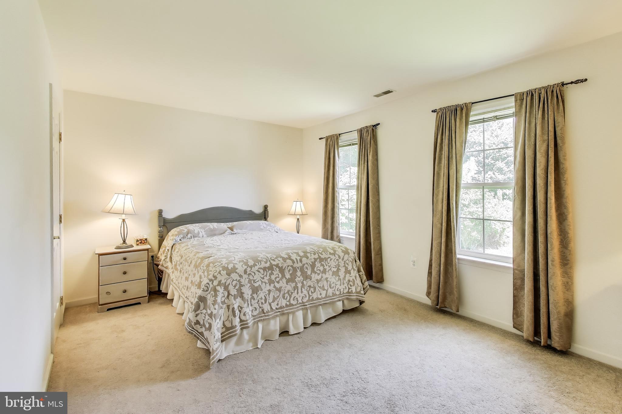 WHISPERING WOODS - Residential