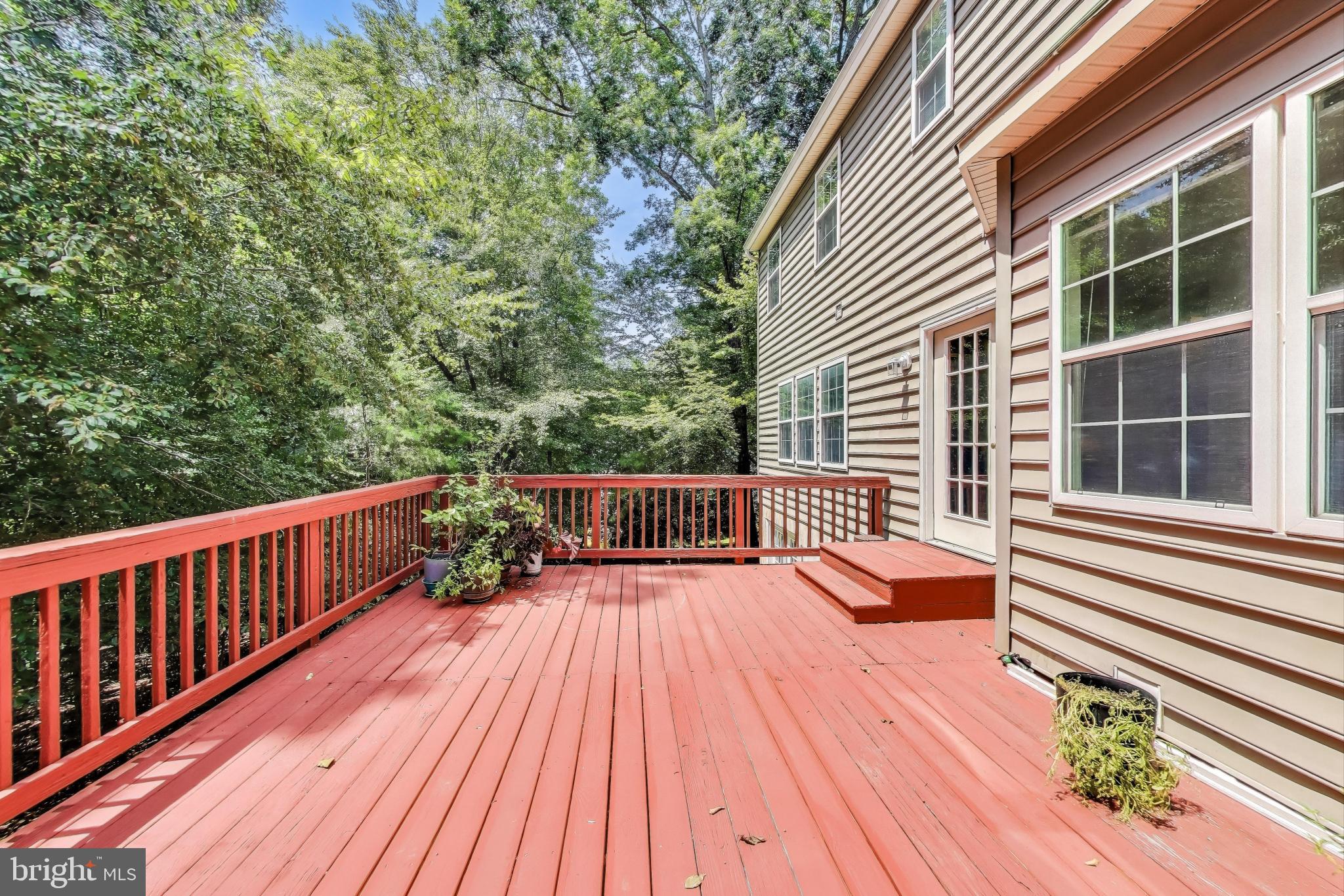 WHISPERING WOODS - Residential