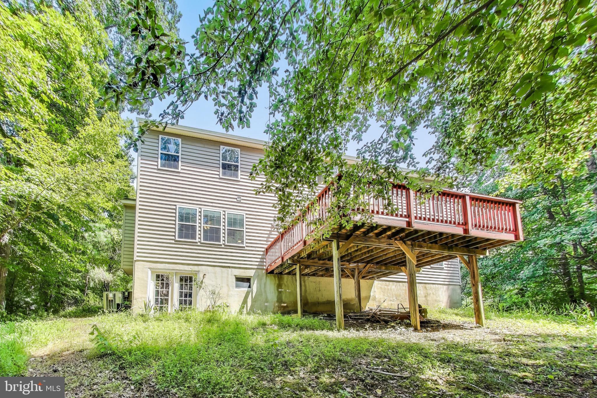 WHISPERING WOODS - Residential