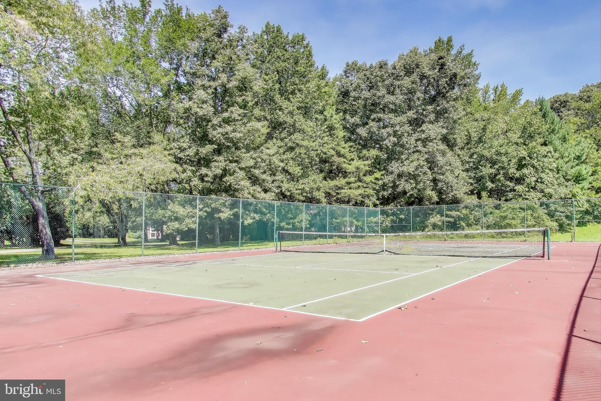 WHISPERING WOODS - Residential