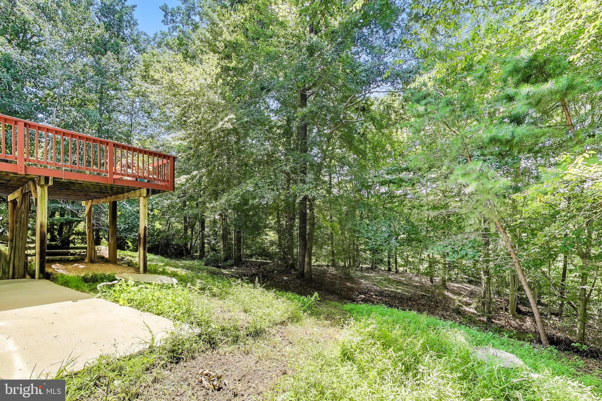 WHISPERING WOODS - Residential