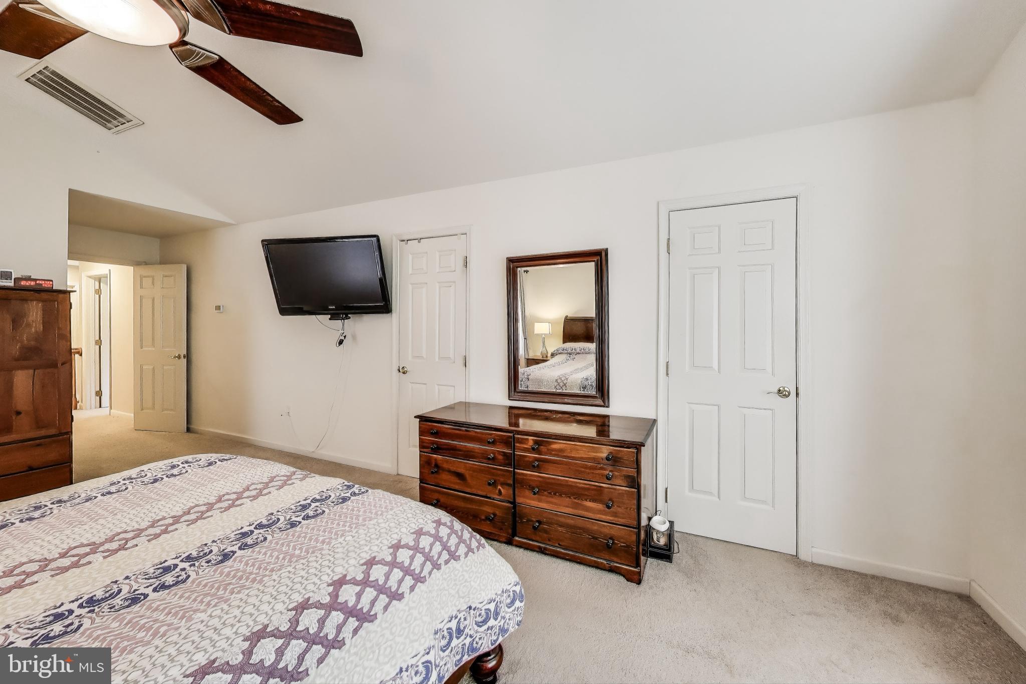 WHISPERING WOODS - Residential