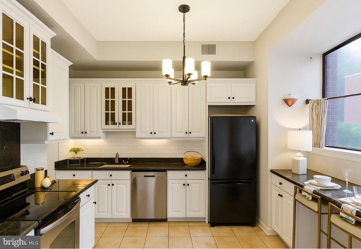11556 ROLLING GREEN COURT 15/100A
