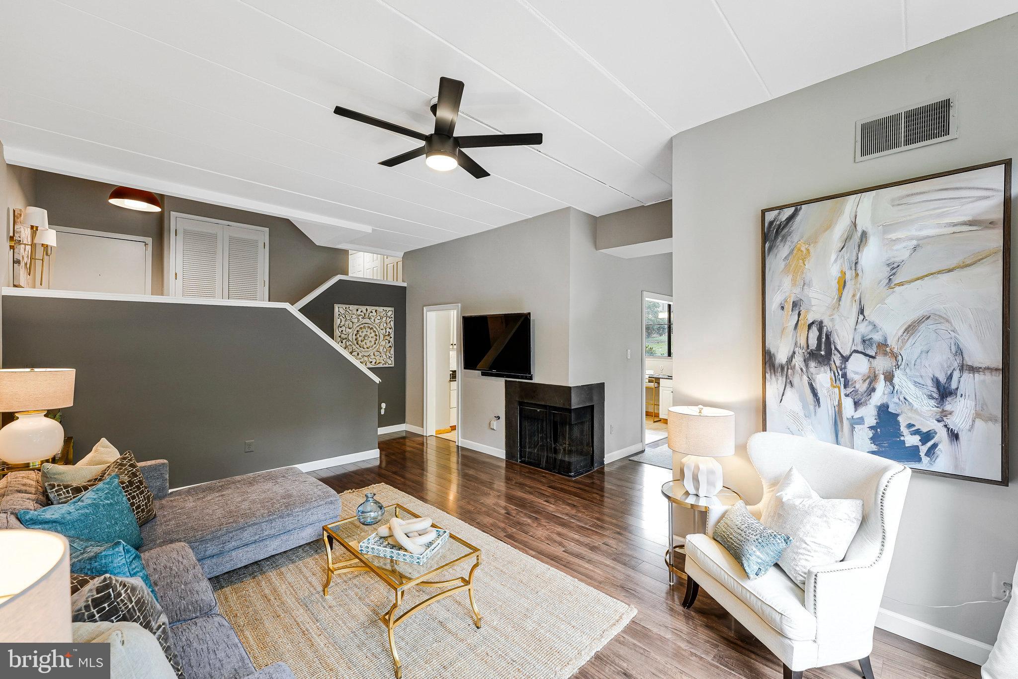 11556 ROLLING GREEN COURT 15/100A
