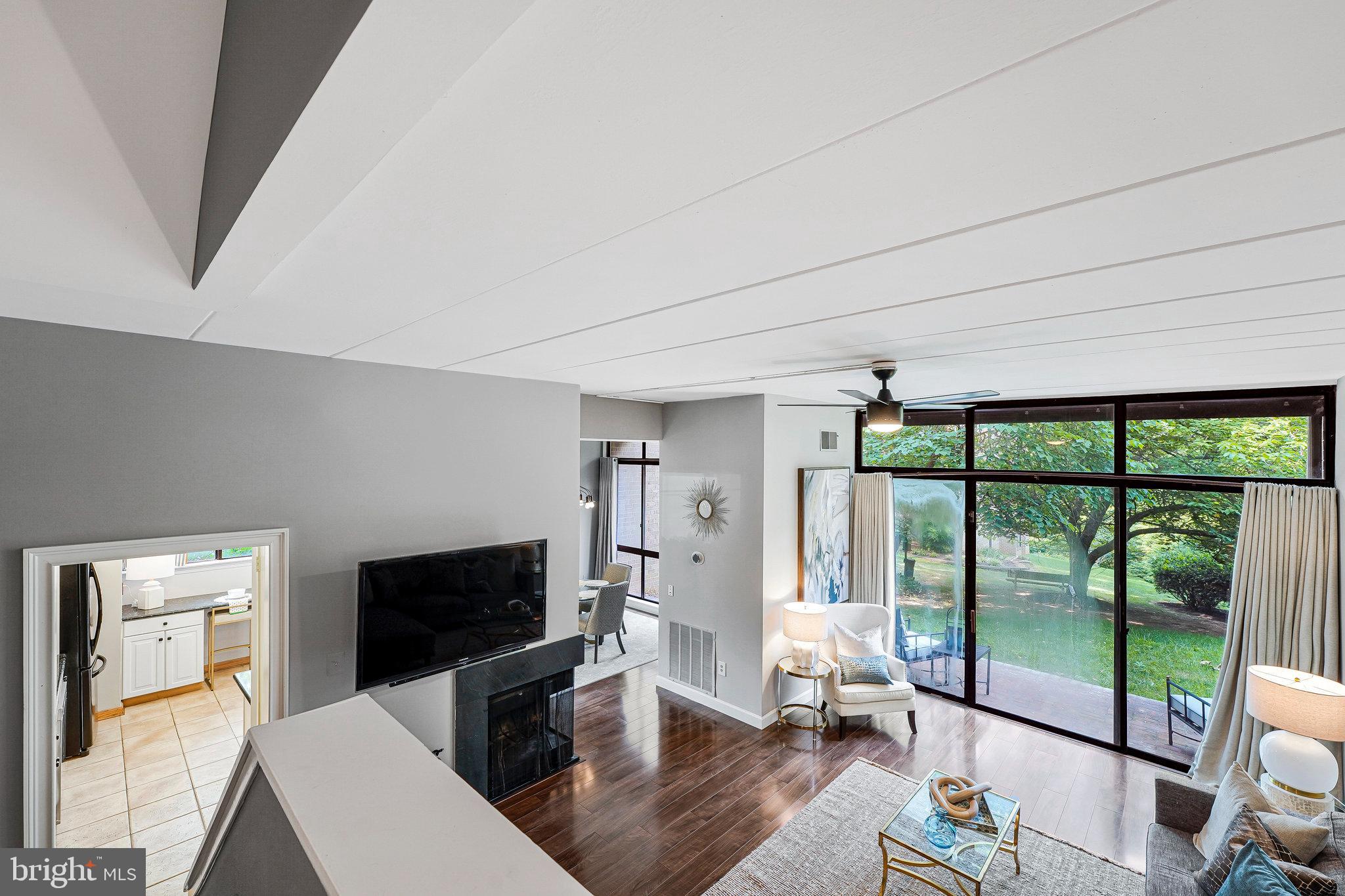 11556 ROLLING GREEN COURT 15/100A