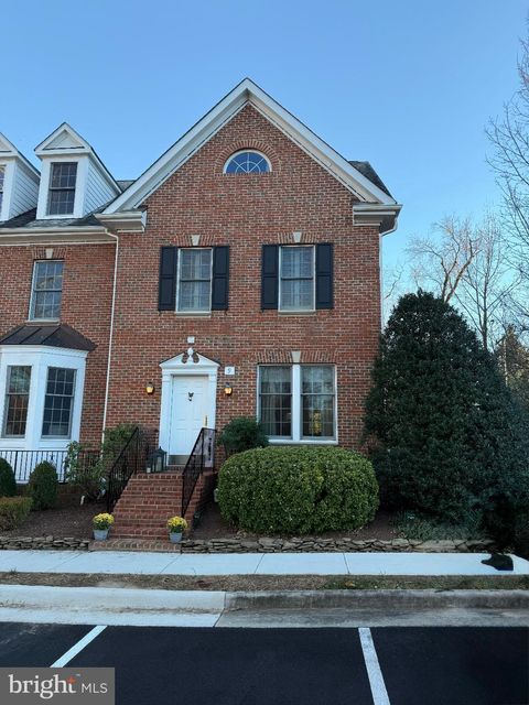 9 HUNT COURT MIDDLEBURG VA 20117