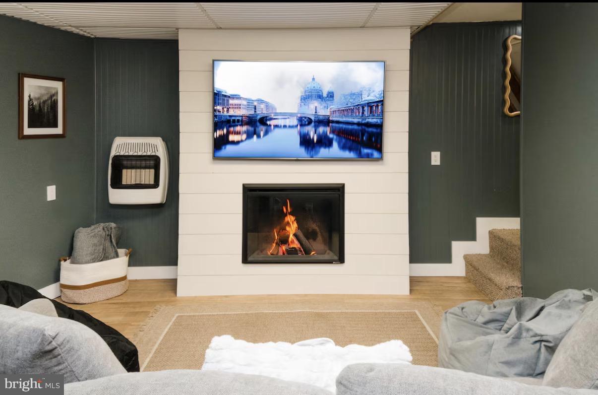 ARROWHEAD LAKES - Residential