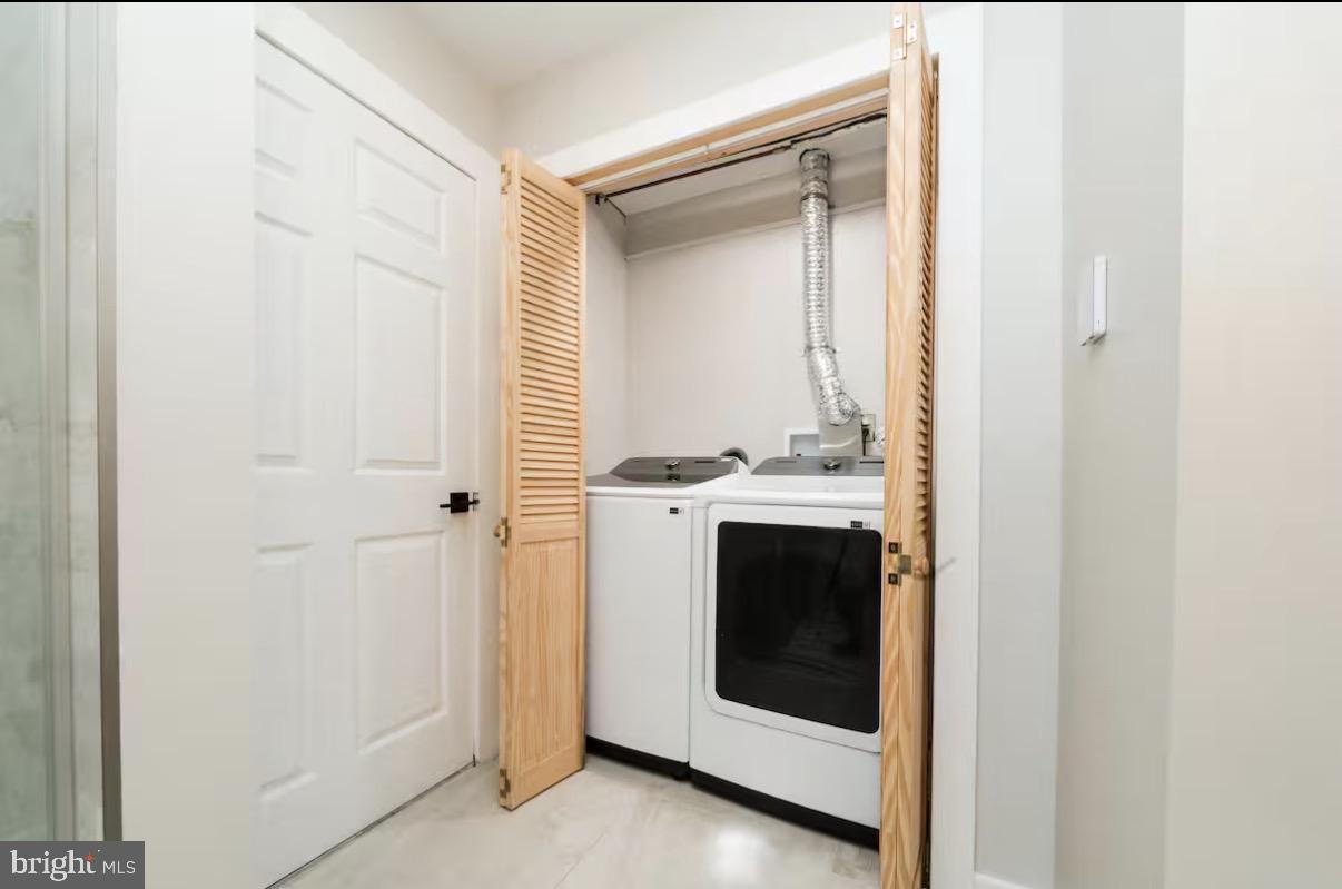 ARROWHEAD LAKES - Residential