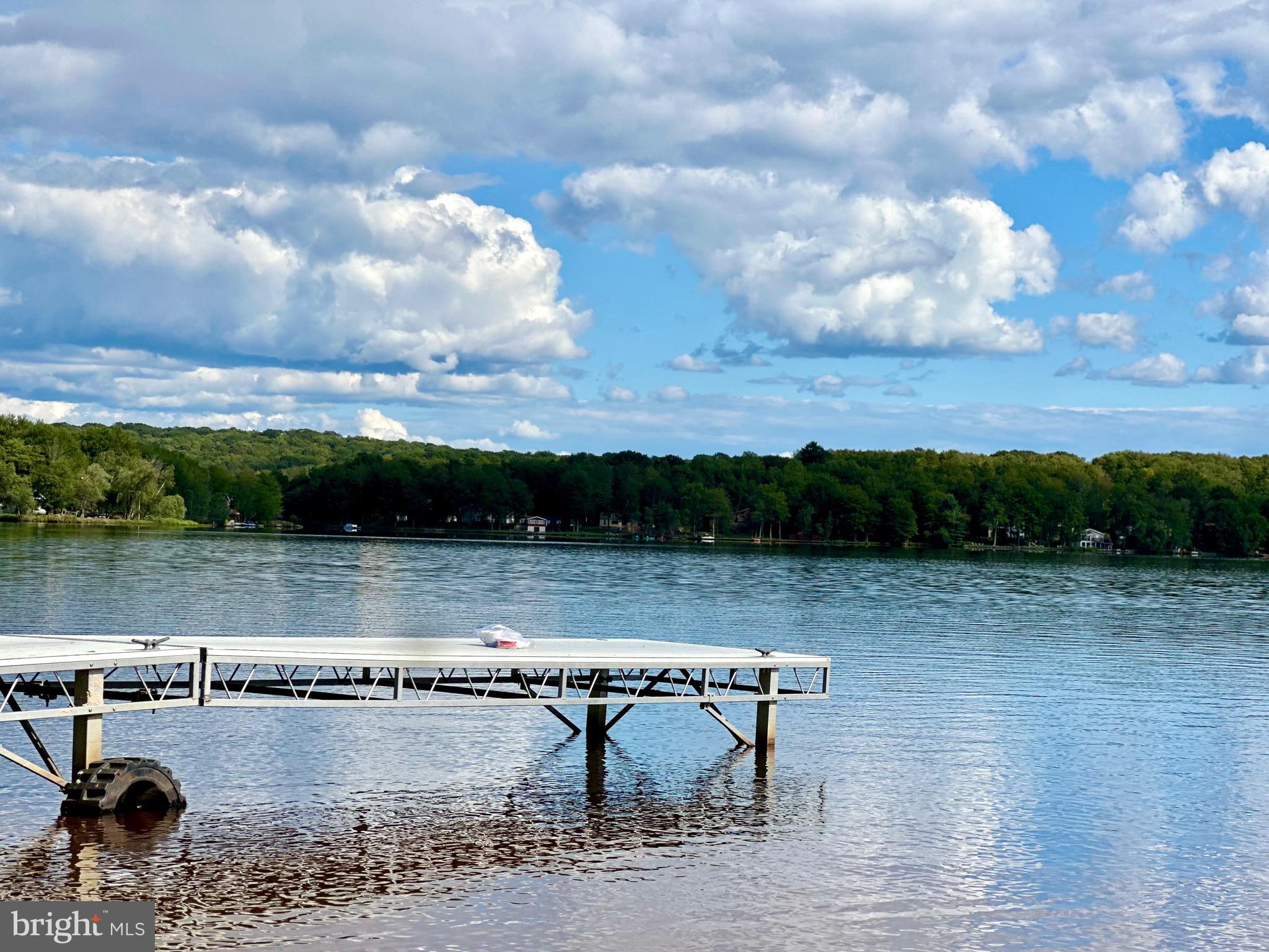 ARROWHEAD LAKES - Residential