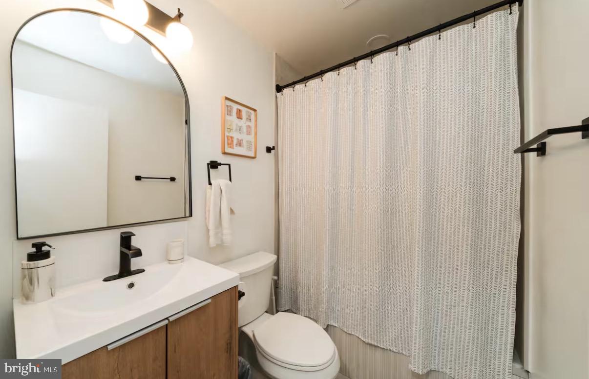 ARROWHEAD LAKES - Residential