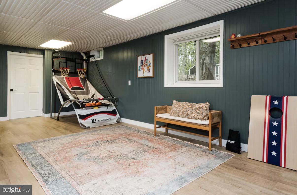 ARROWHEAD LAKES - Residential