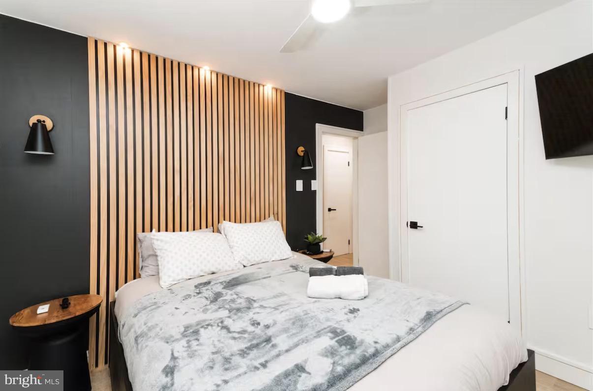 ARROWHEAD LAKES - Residential