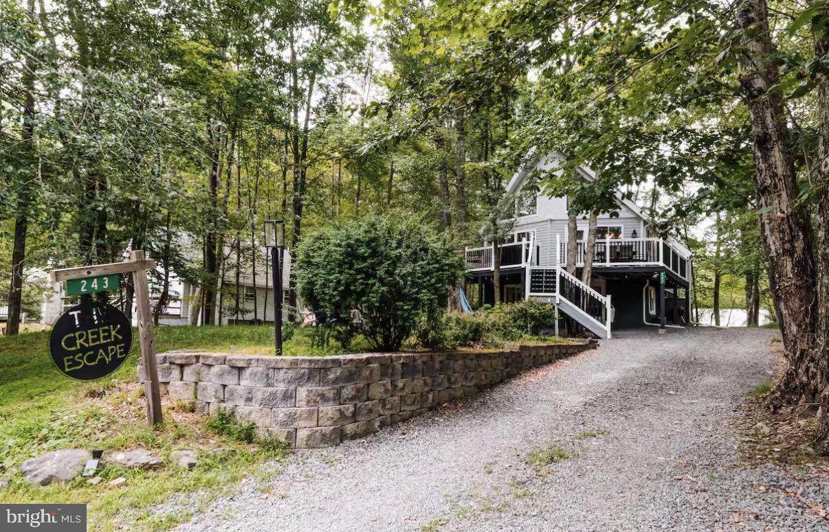 ARROWHEAD LAKES - Residential