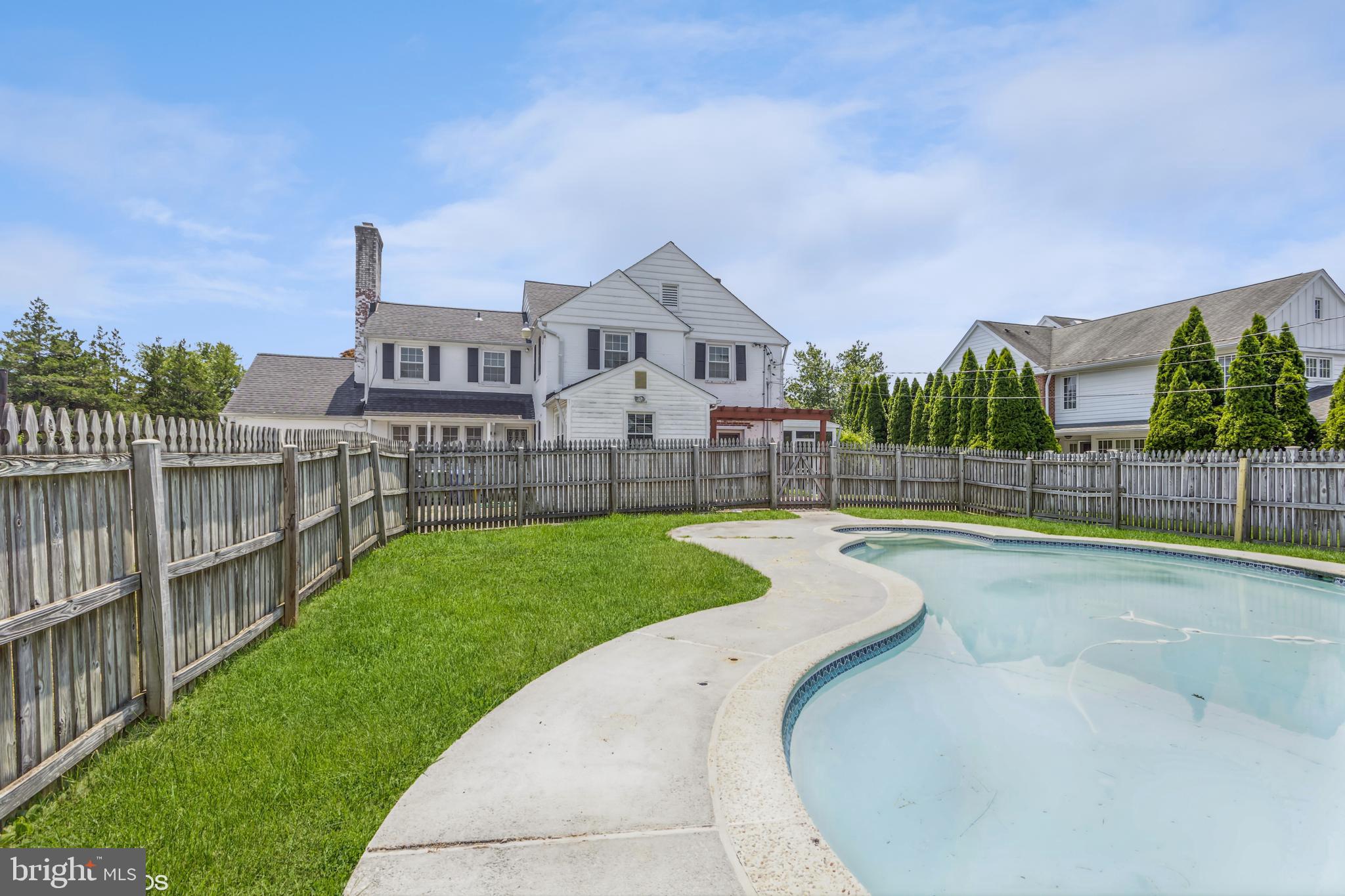 FALLSTAFF - Residential