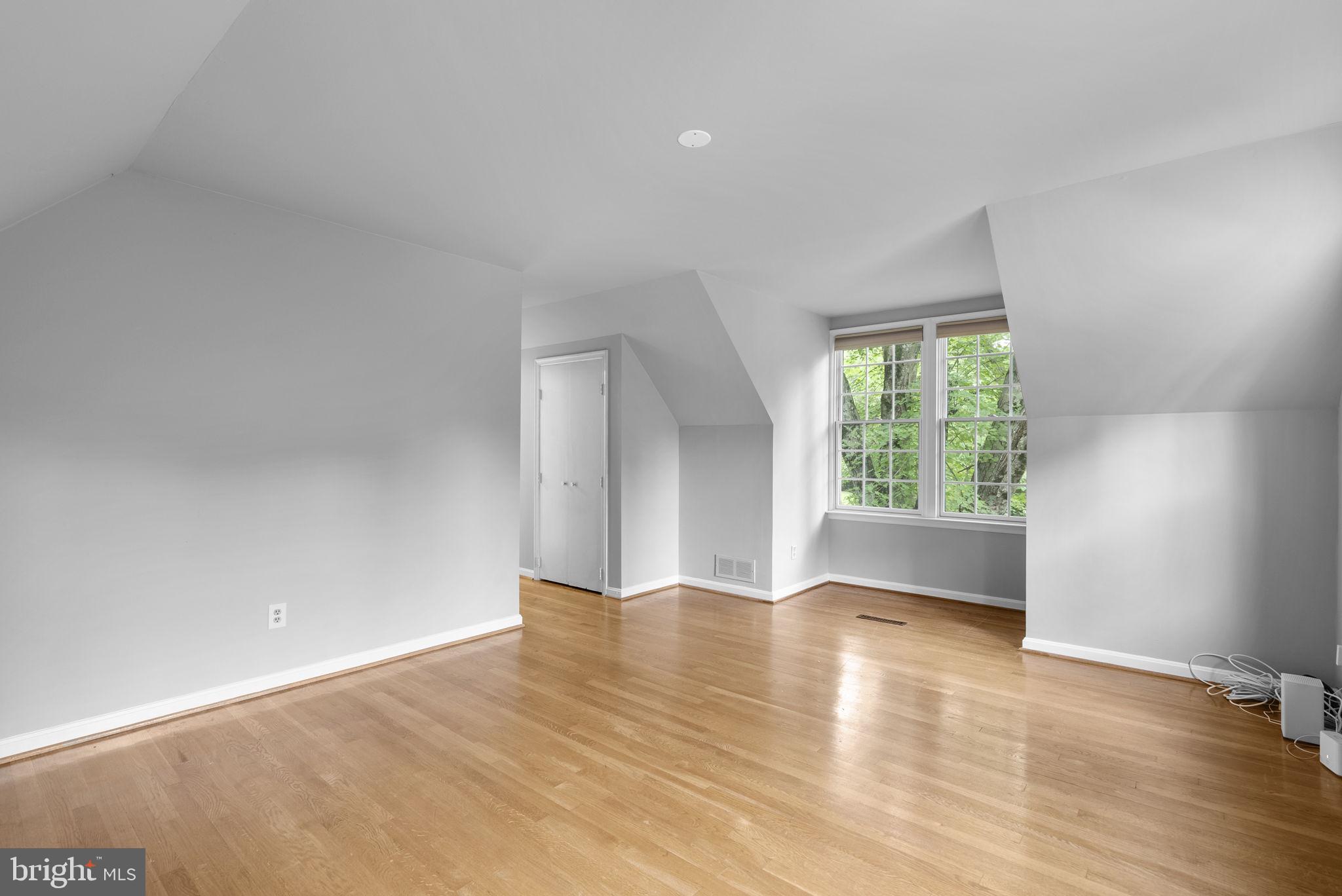 FALLS ORCHARD - Residential Lease