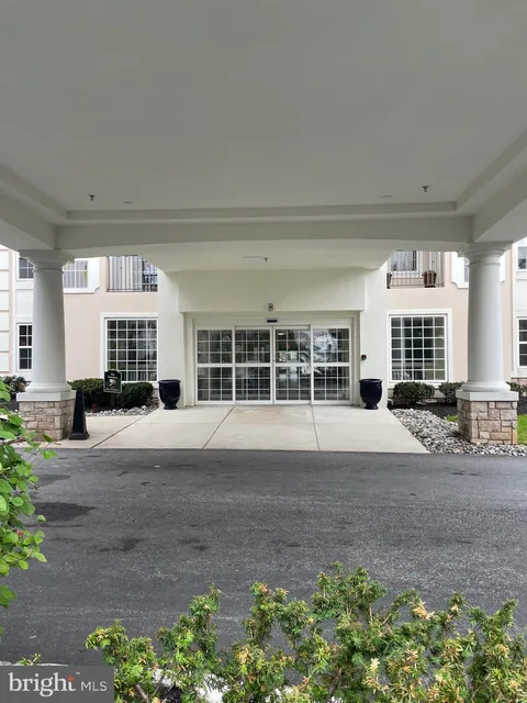 244 Baltimore Pike Unit 214-E, Glen Mills, PA MLS: PADE2088212