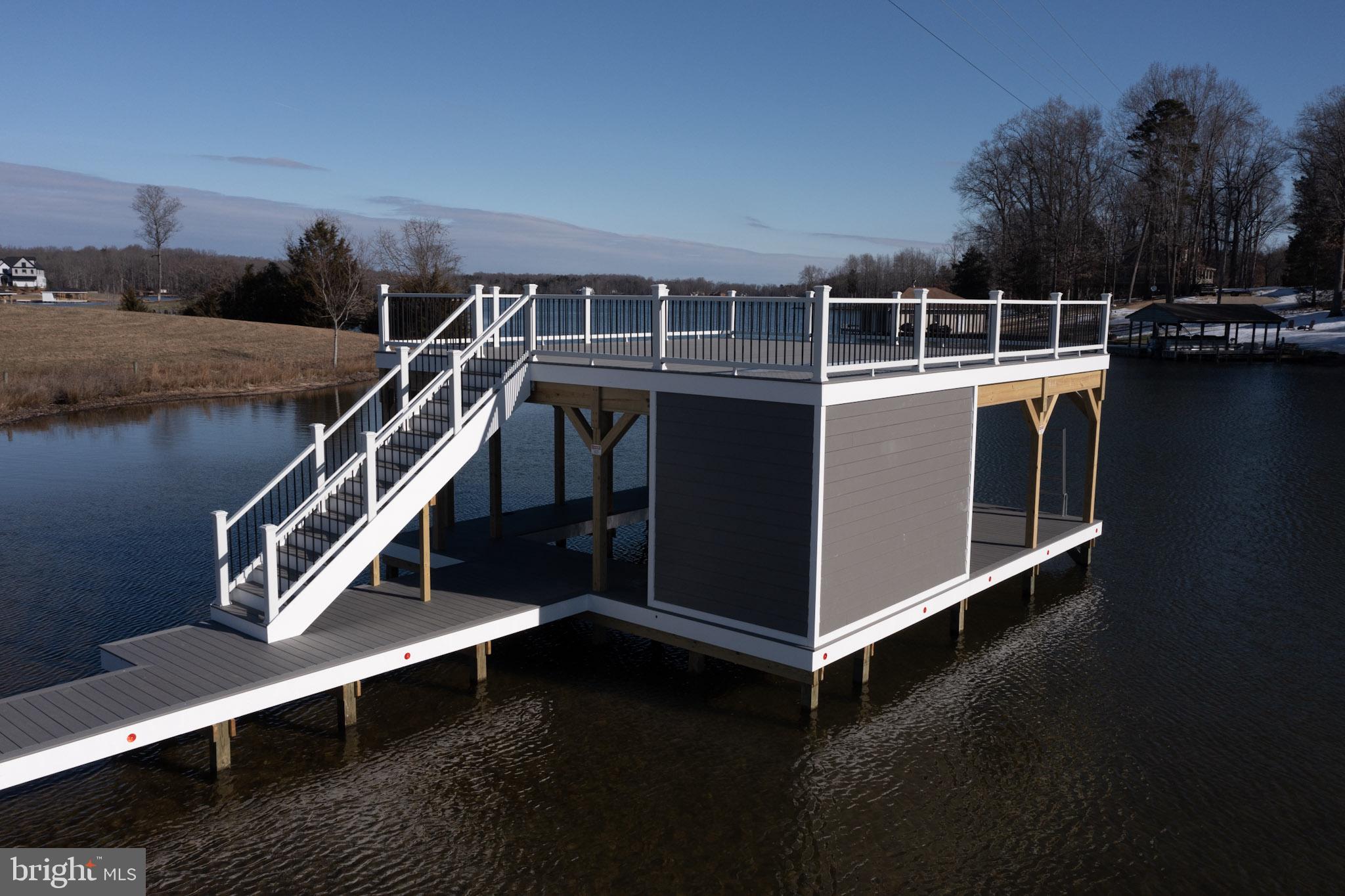 ROCK ISLAND LANDING - Residential