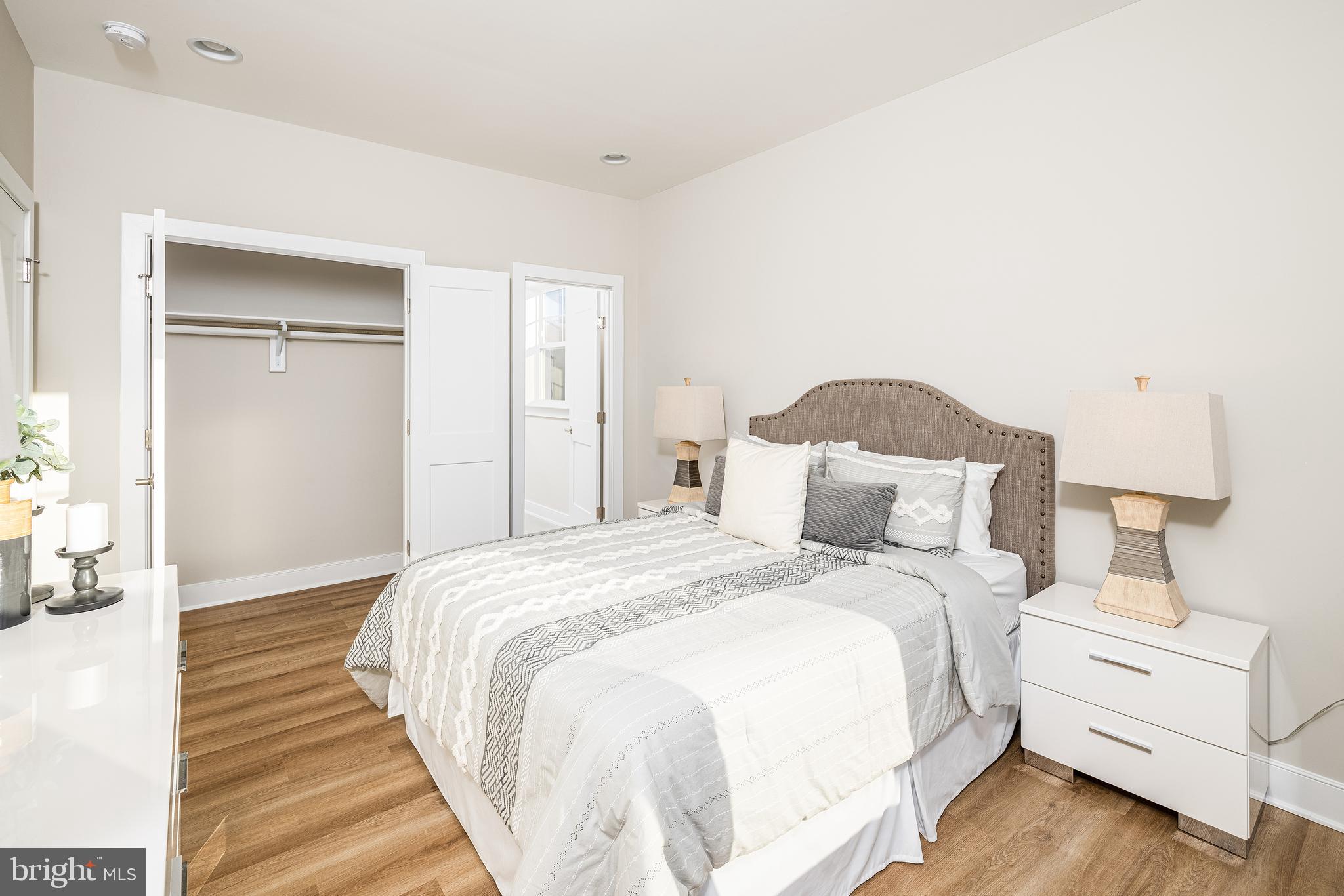 ROCK ISLAND LANDING - Residential