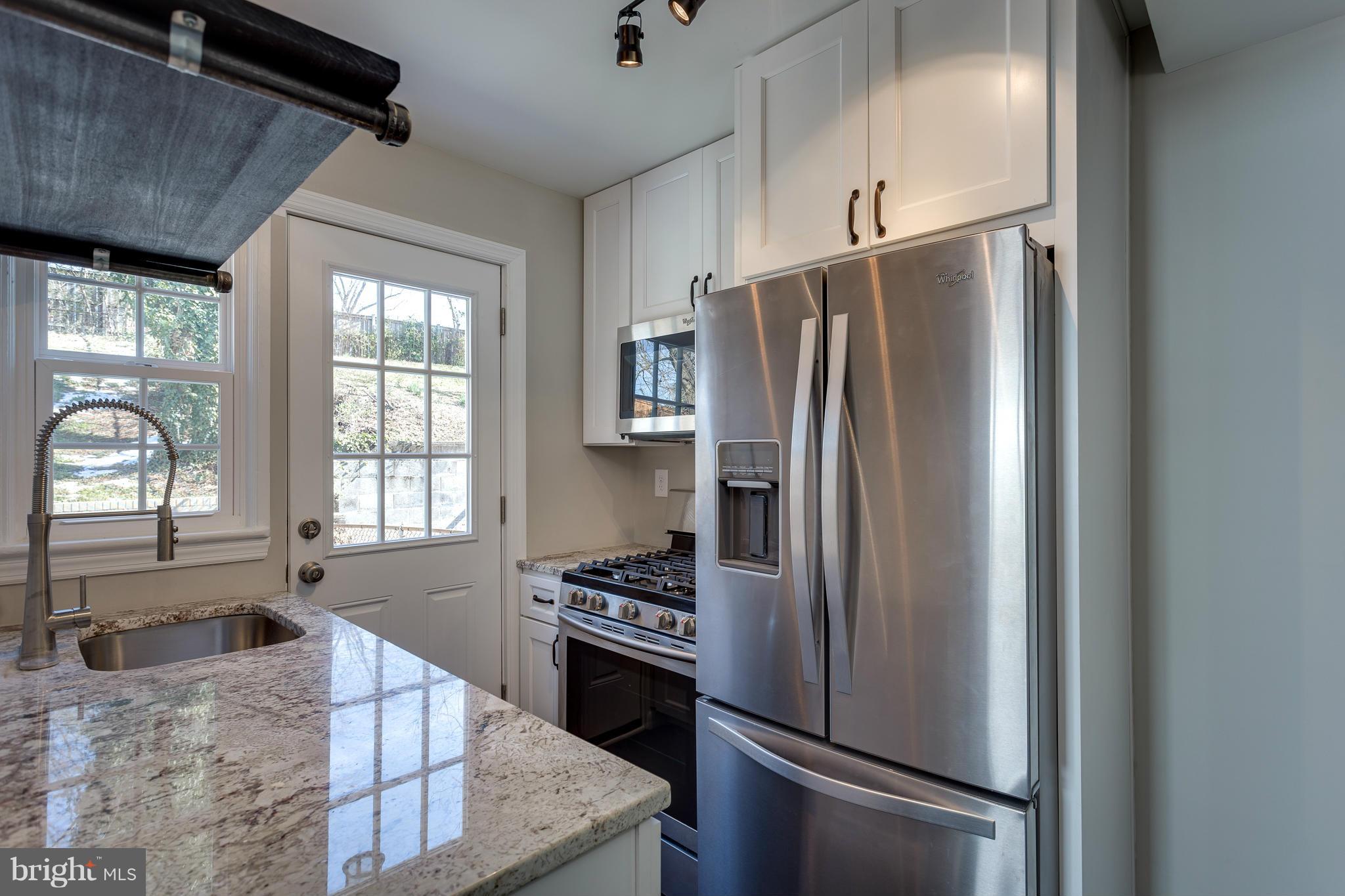 JEFFERSON MANOR - Residential