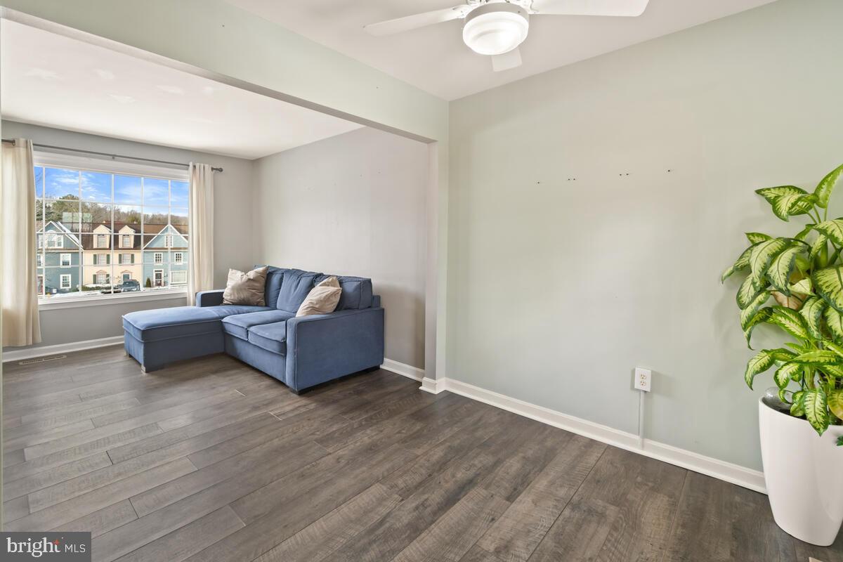 VILLAS LAKE ANITA LOUISE - Residential