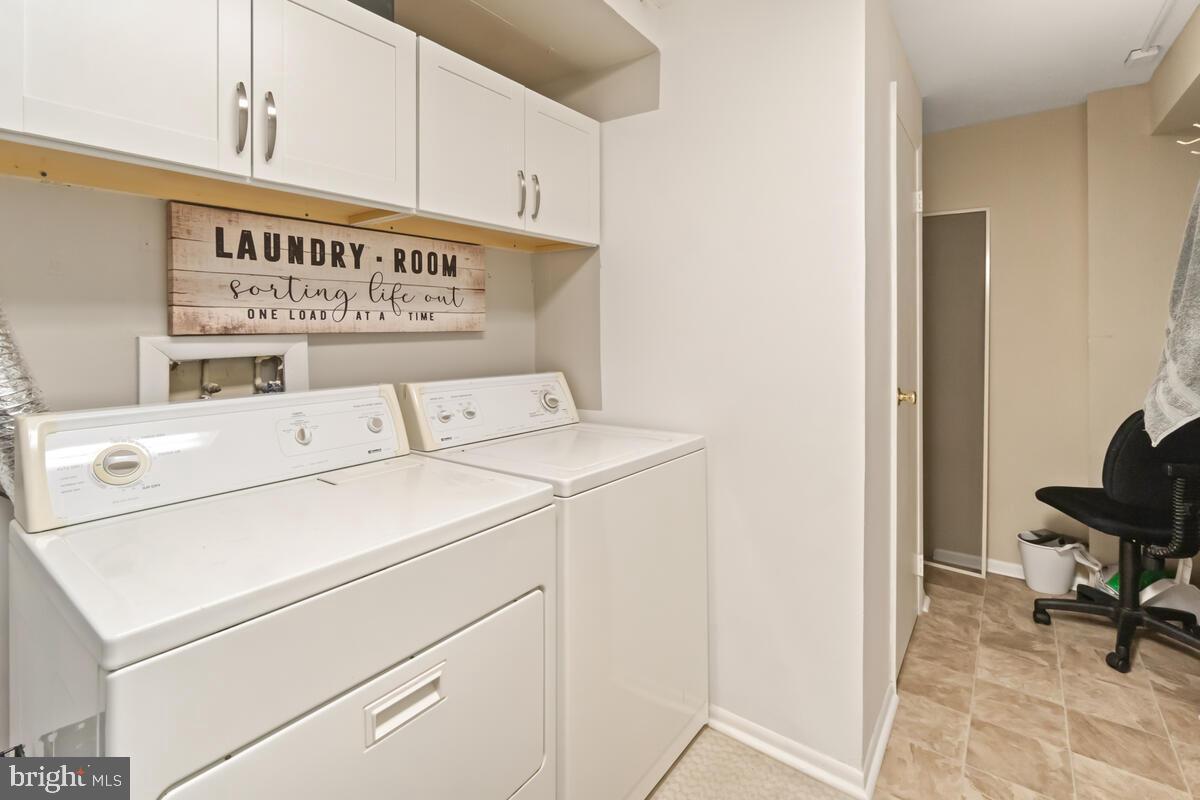 VILLAS LAKE ANITA LOUISE - Residential