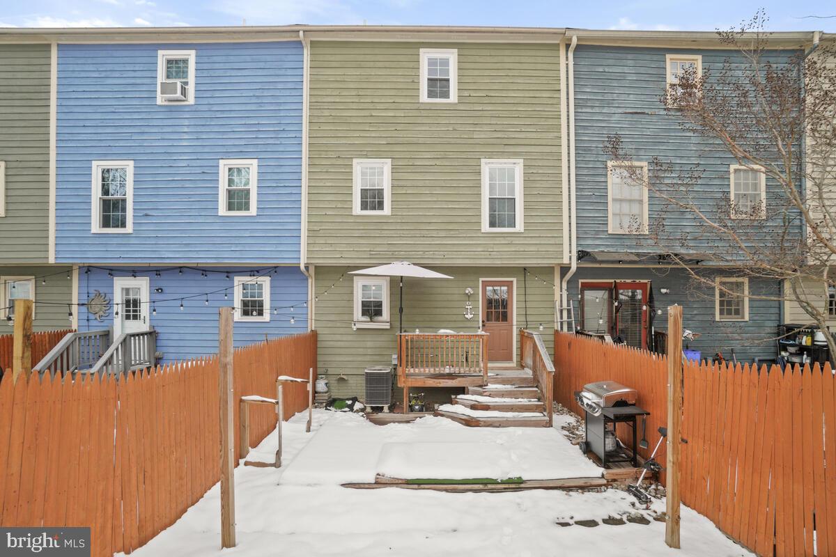 VILLAS LAKE ANITA LOUISE - Residential