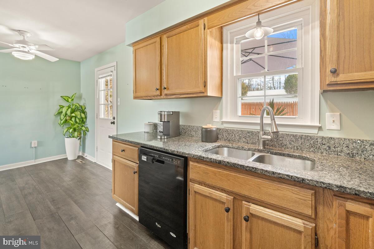 VILLAS LAKE ANITA LOUISE - Residential