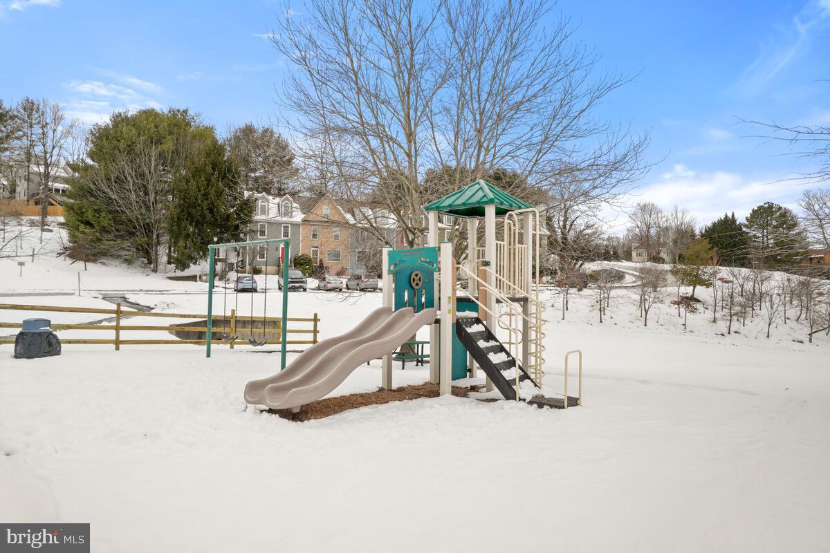 VILLAS LAKE ANITA LOUISE - Residential