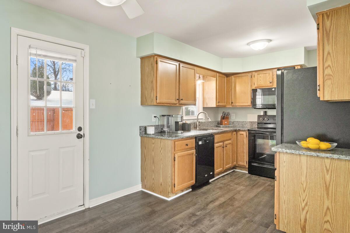 VILLAS LAKE ANITA LOUISE - Residential