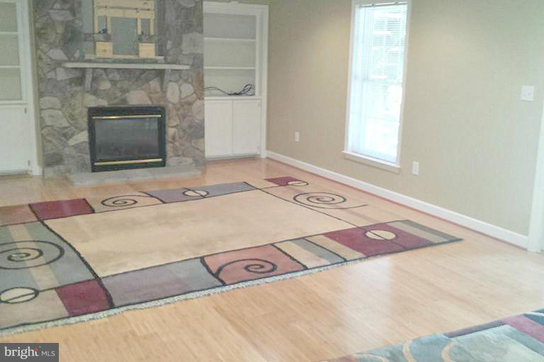 LEELAND STATION - Residential Lease