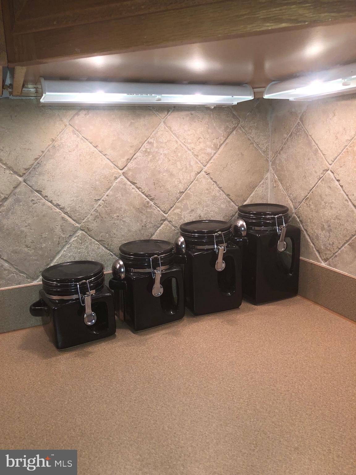 COLONIAL RIDGE - Residential