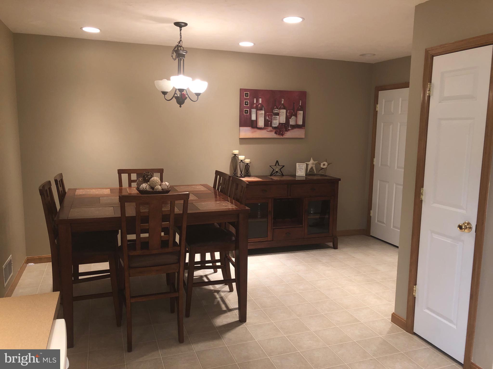 COLONIAL RIDGE - Residential