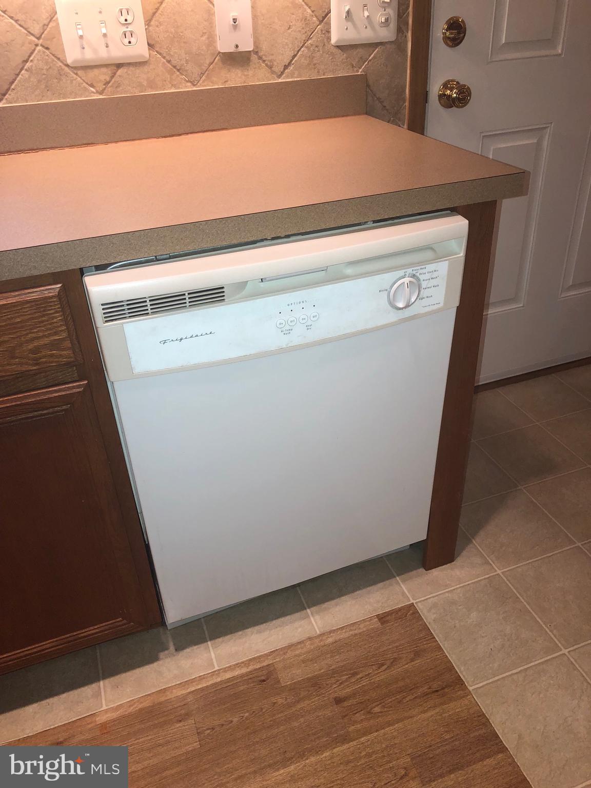 COLONIAL RIDGE - Residential