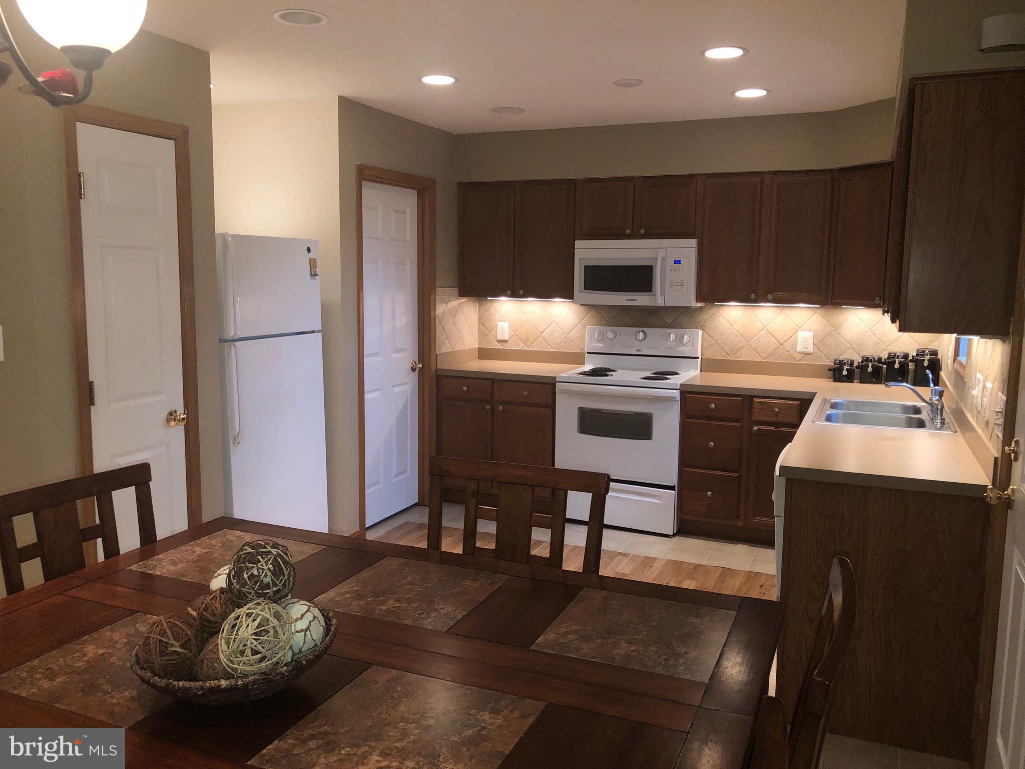 COLONIAL RIDGE - Residential