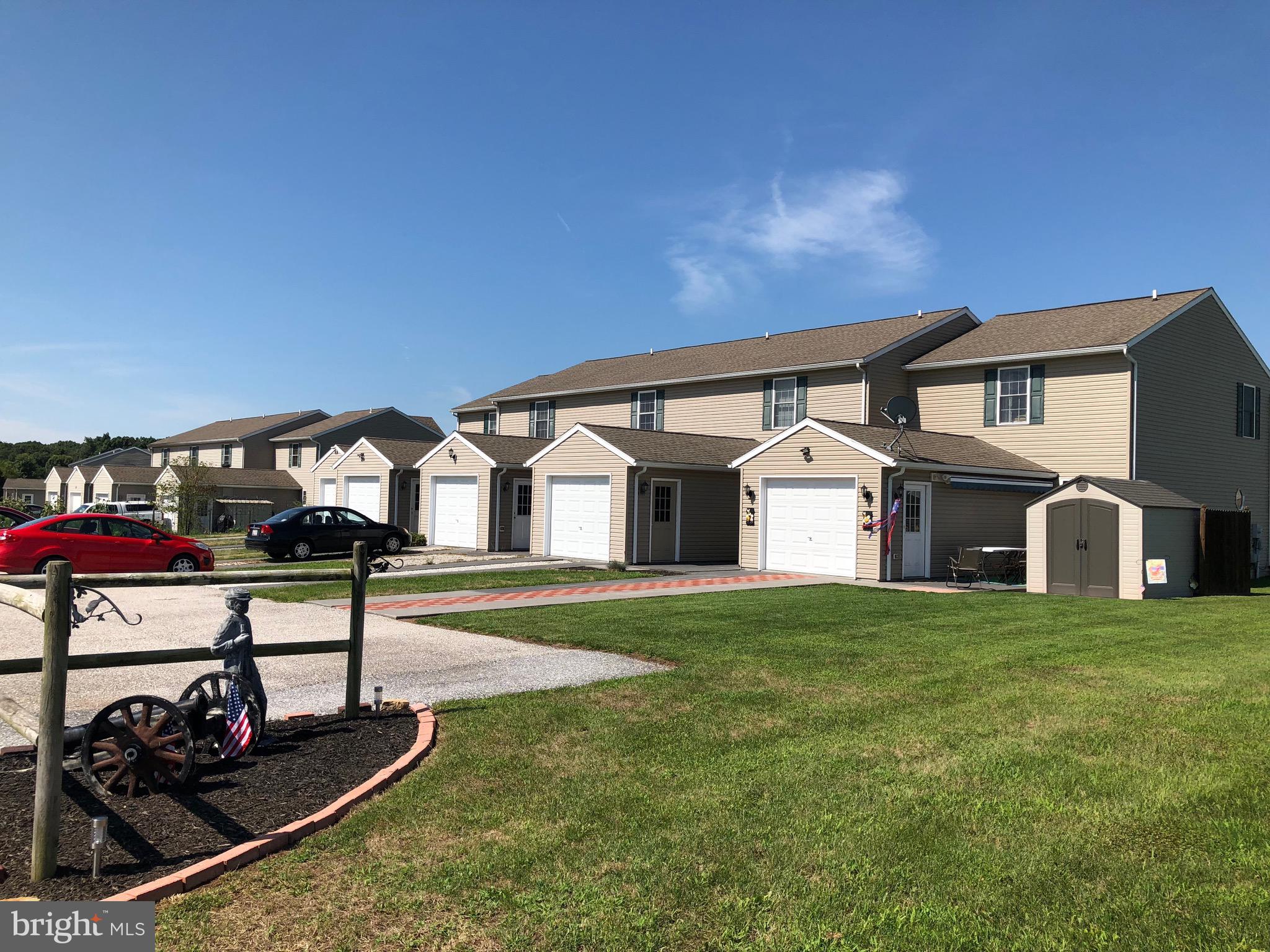 COLONIAL RIDGE - Residential