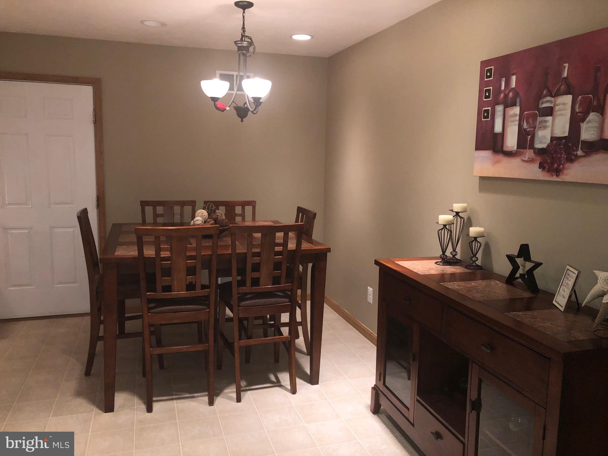 COLONIAL RIDGE - Residential