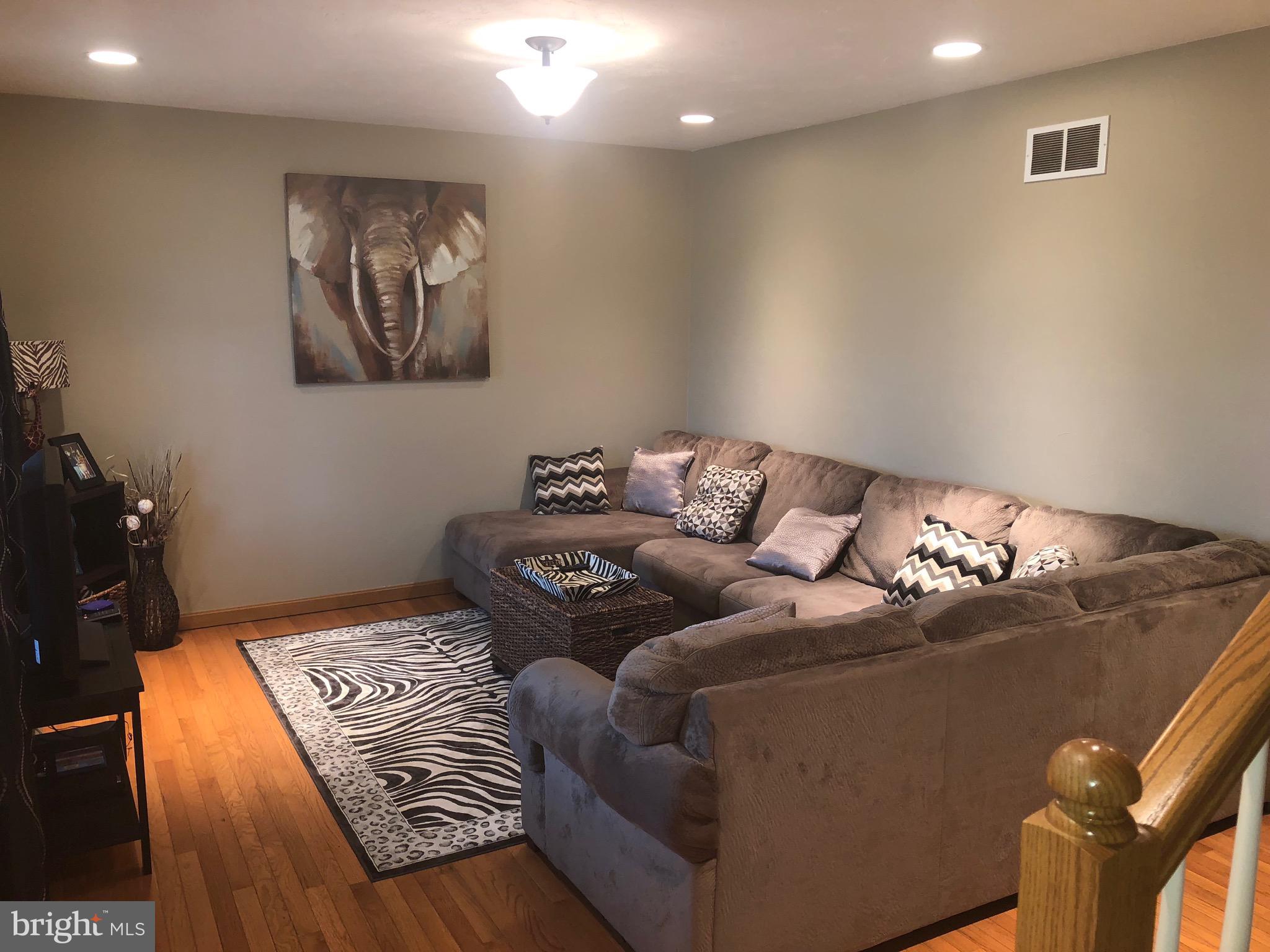 COLONIAL RIDGE - Residential