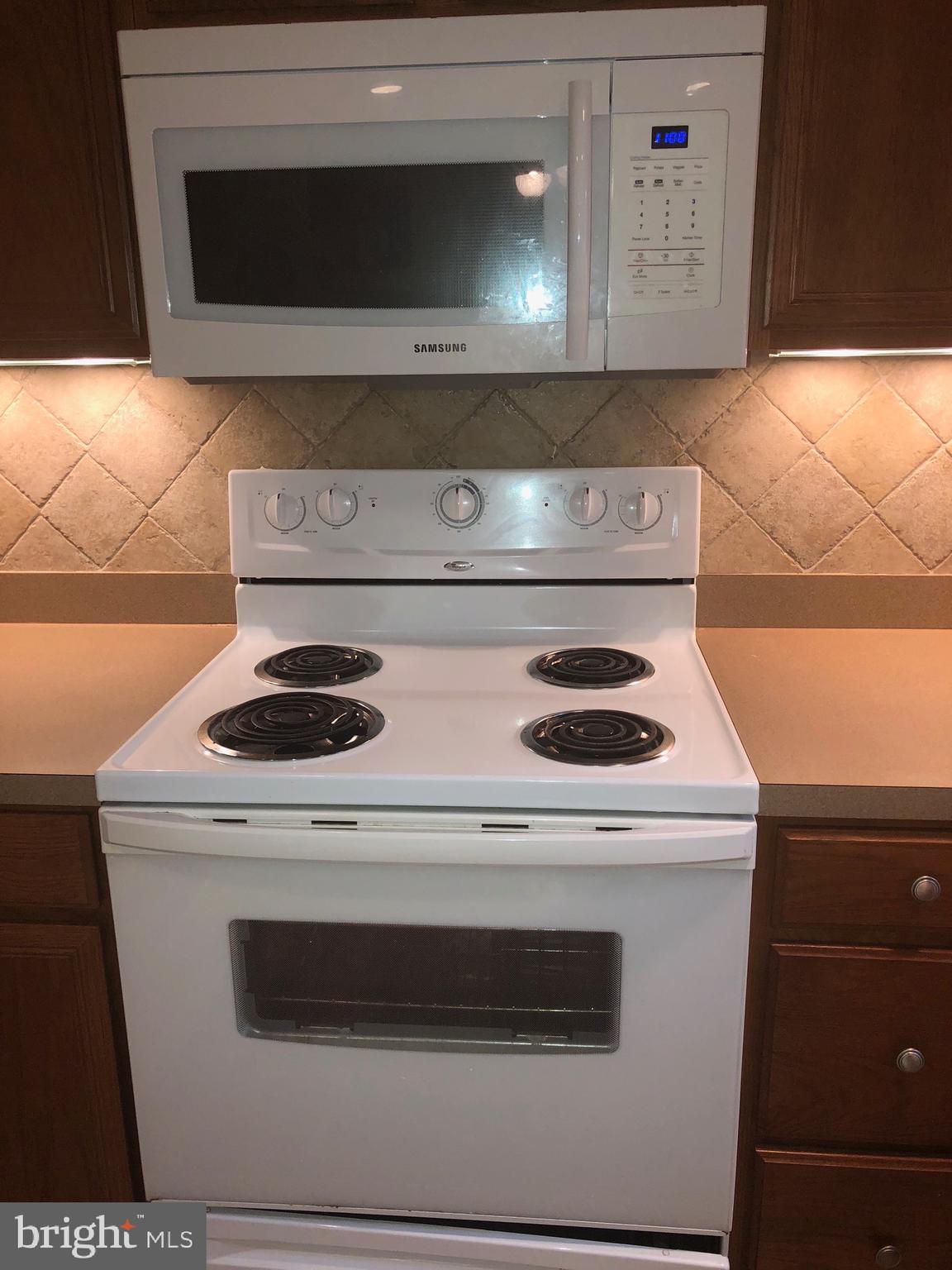 COLONIAL RIDGE - Residential