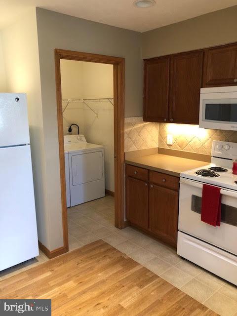 COLONIAL RIDGE - Residential