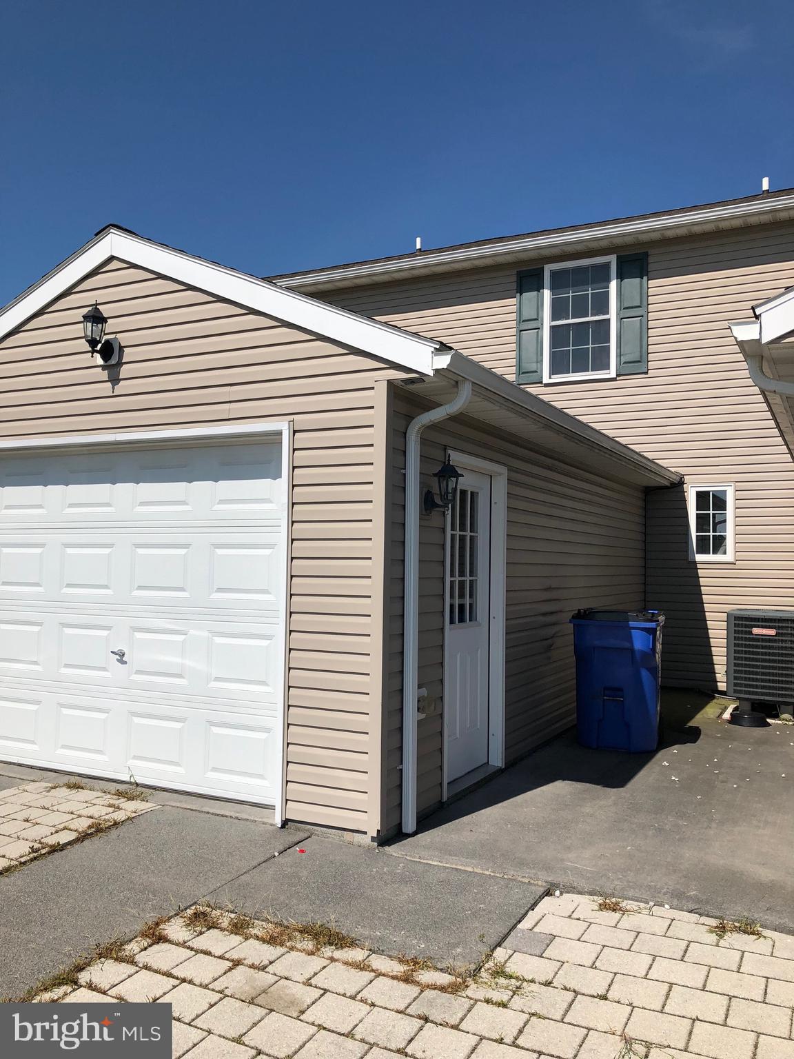 COLONIAL RIDGE - Residential