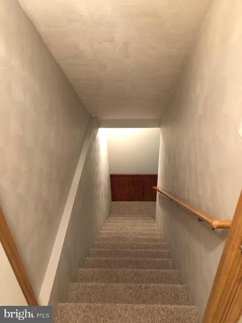 COLONIAL RIDGE - Residential