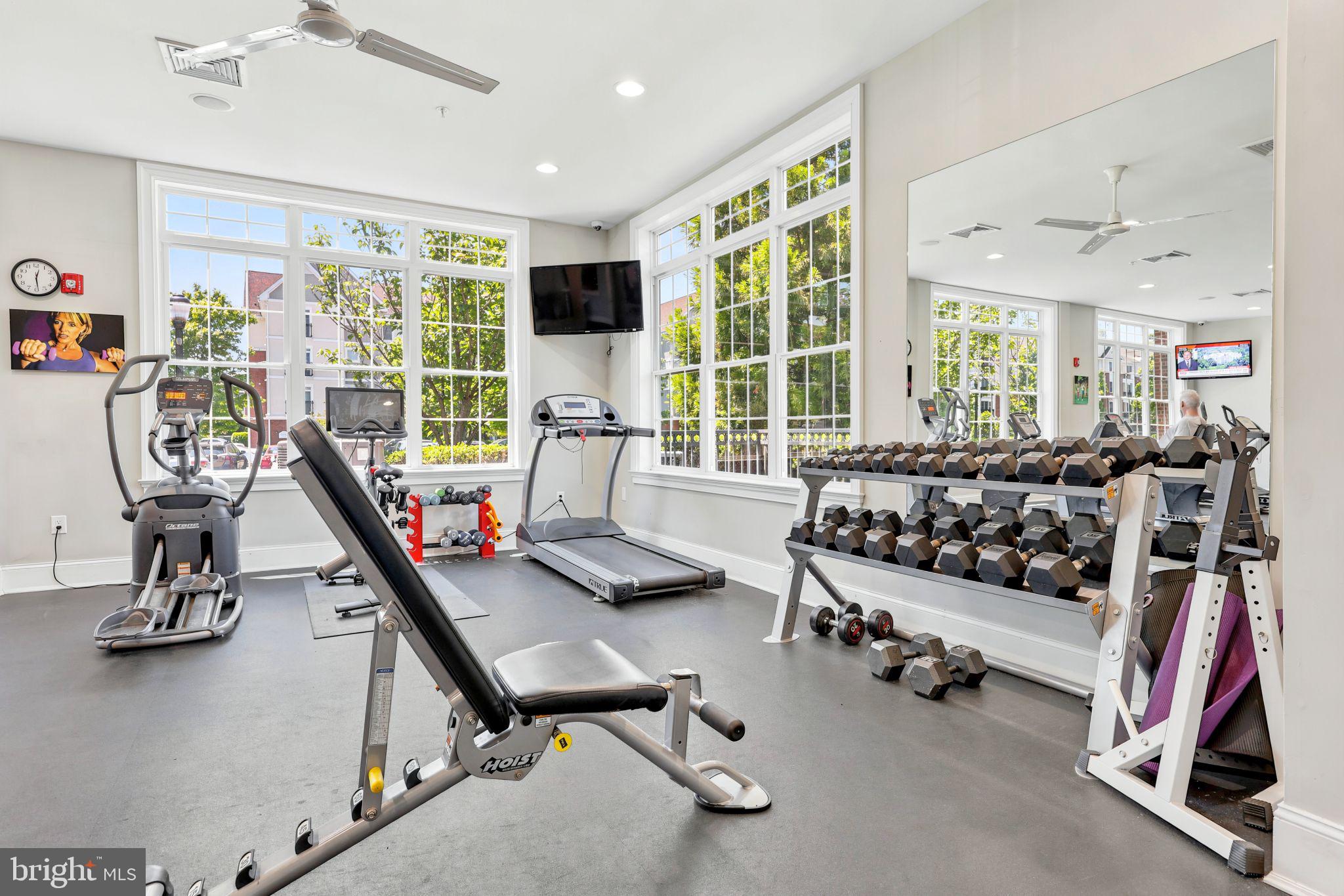 500 GARDEN PARK BOULEVARD 525