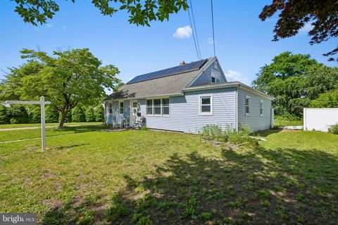 Homes For Sale - 428 Flanders Road<br/> BURLINGTON, NJ 08016