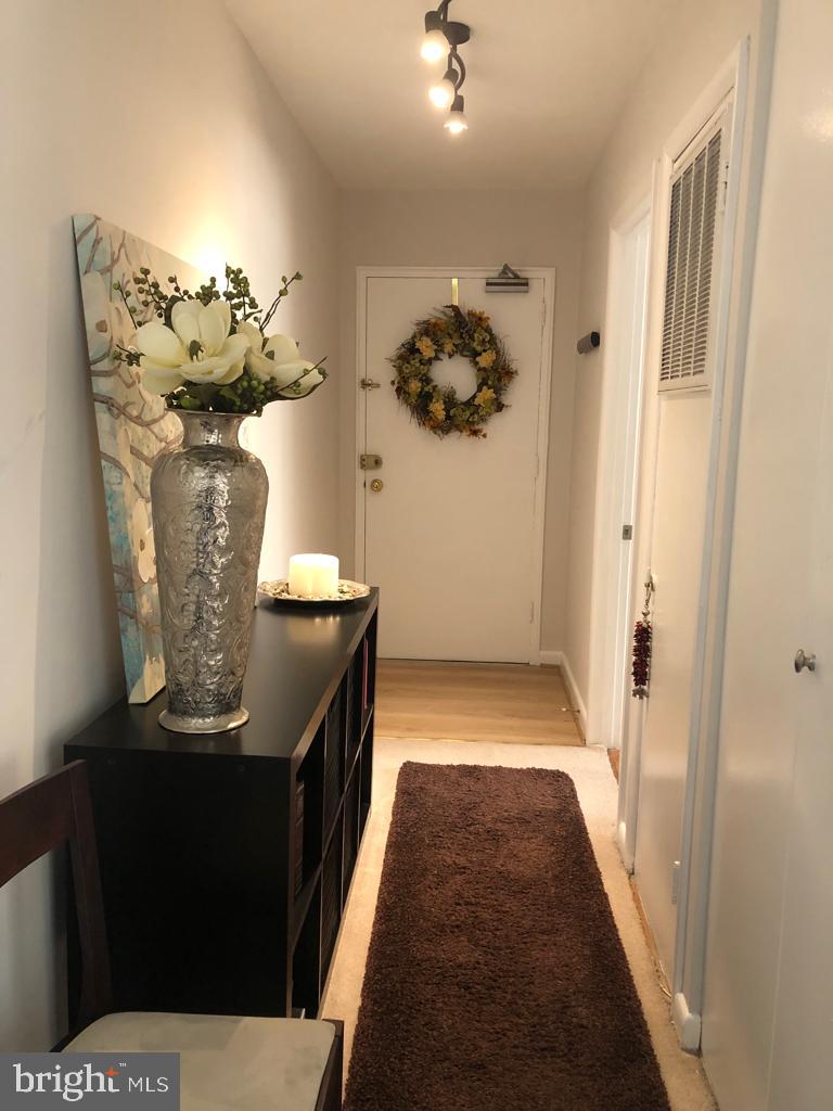 PARKSIDE CONDOMINIUMS - Residential Lease