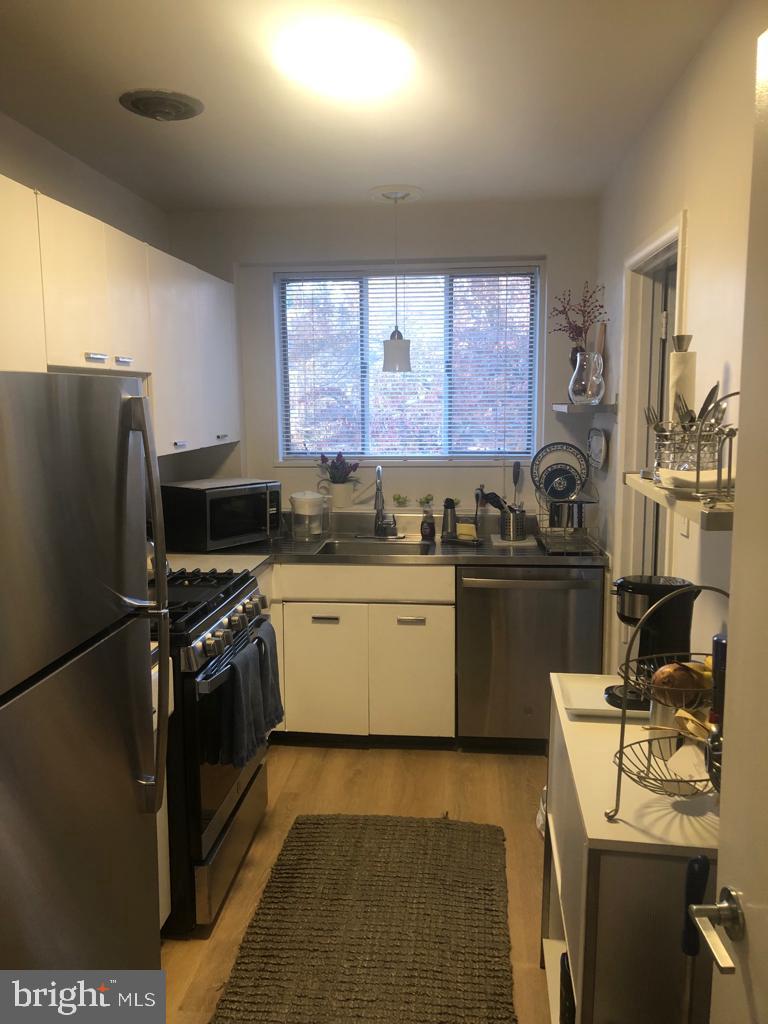 PARKSIDE CONDOMINIUMS - Residential Lease