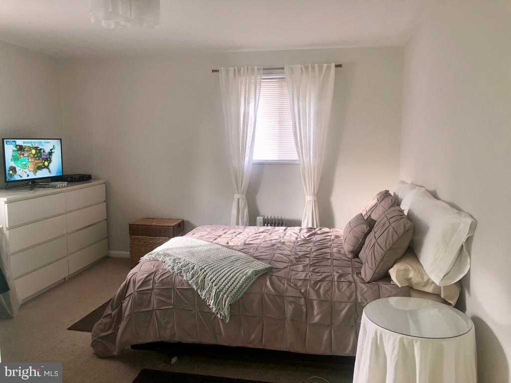 PARKSIDE CONDOMINIUMS - Residential Lease