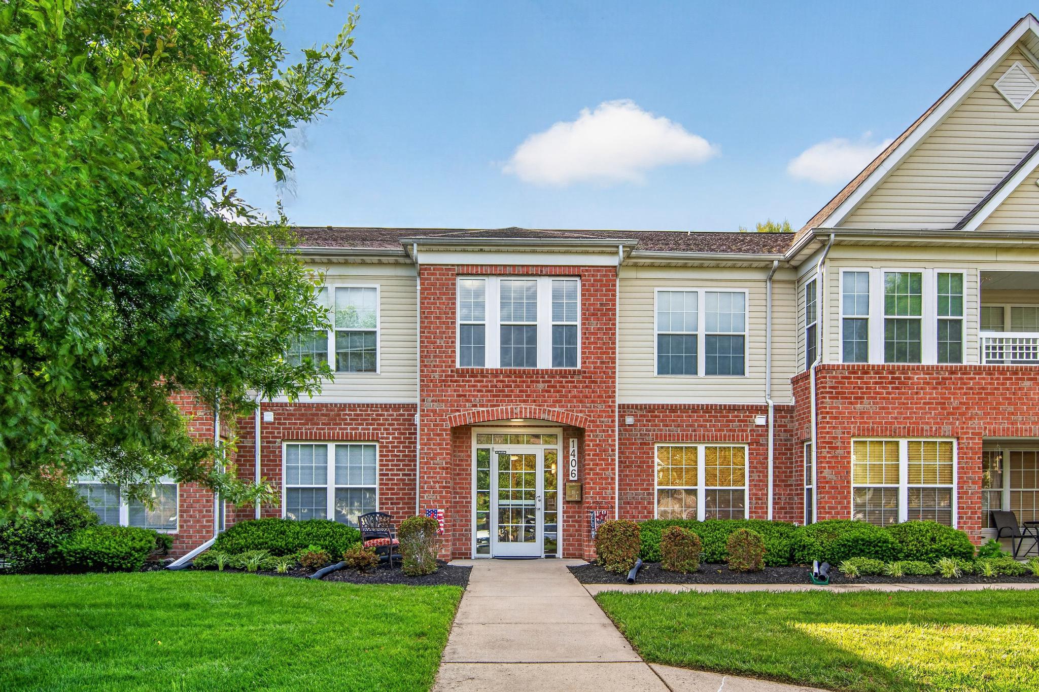 1406 BONNETT PLACE J 209