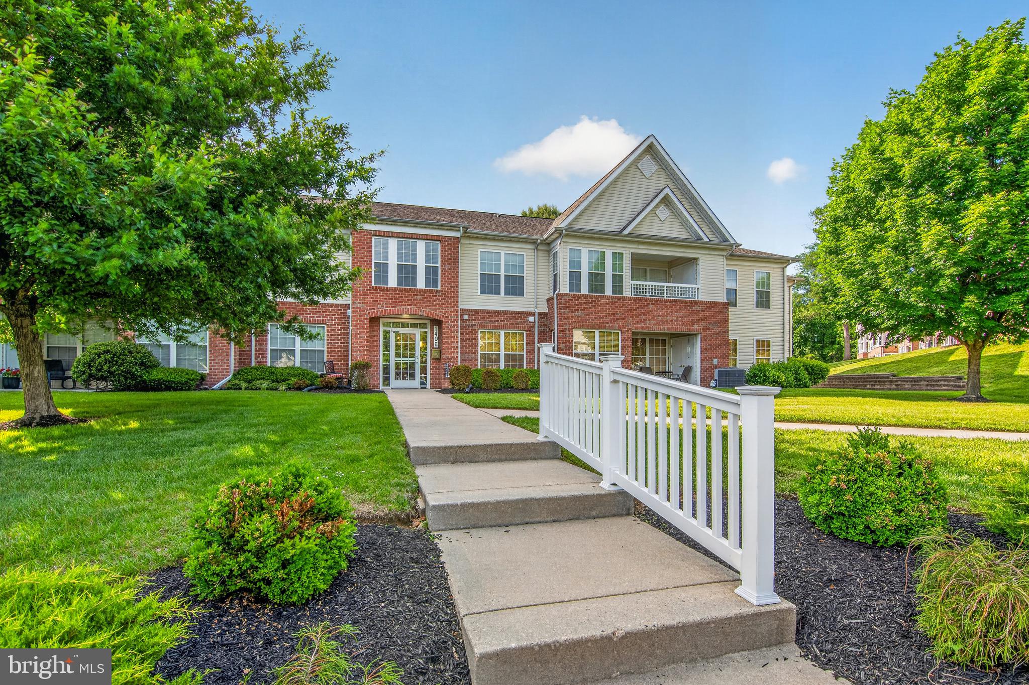 1406 BONNETT PLACE J 209